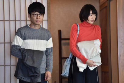 新垣結衣＆星野源、“新婚旅行”でダブルベッド＆混浴に挑む!? 「逃げ恥」第6話 画像