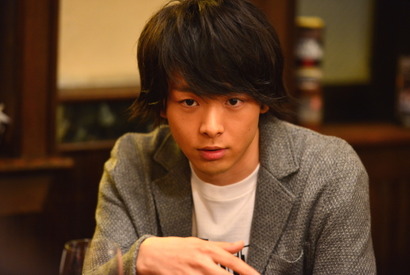 中村倫也、クリスマスイブに30歳に！『愚行録』から新場面写真解禁 画像