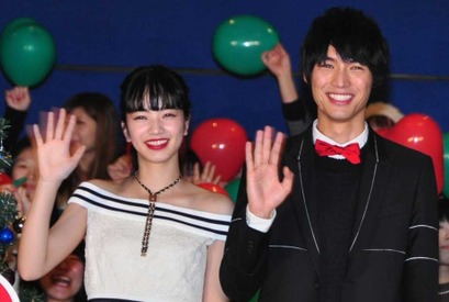 福士蒼汰、小松菜奈の無茶ぶりに応え平泉成のモノマネのクリスマスプレゼント！ 画像