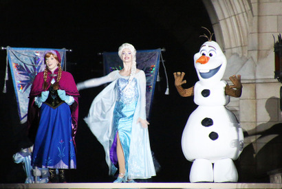 【ディズニー】アナ雪の季節到来！一夜限りのセレモニーでアナ＆エルサがパークに降臨 画像