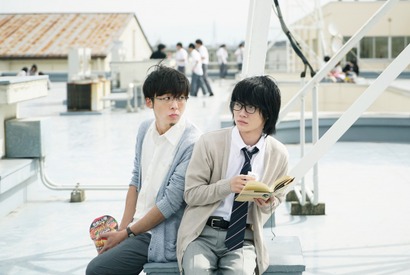 神木隆之介＆高橋一生のほっこり昼休みを激写！ 『3月のライオン』 画像