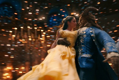 ベルと野獣の関係が動き出す…吹替版「愛の芽生え」がお披露目『美女と野獣』 画像