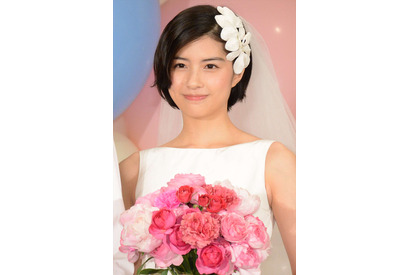 朝ドラ女優・佐久間由衣、ゼクシィ10代目CMガールに就任！新郎役に清原翔 画像