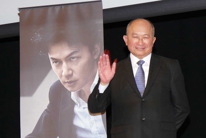 ジョン・ウー監督、福山雅治出演『追捕』の大阪ロケで「“あめちゃん”もらった」 画像