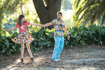 アナ・ケンドリックの危険なデート映像公開！銃弾かわす彼にウットリ!? 画像