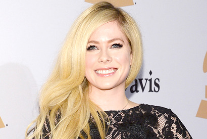 アヴリル・ラヴィーン、最新アルバムの情報発信！ライム病も克服中 画像