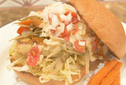 ミシュラン2つ星の寿司職人が贈る！ 中目黒「デリファシャス」の本格フィッシュバーガー 画像