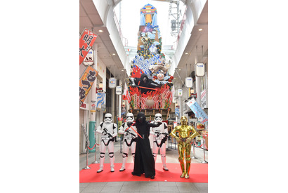 C-3PO＆カイロ・レンも登場！高さ13mの“スター・ウォーズ山笠”がお披露目 画像