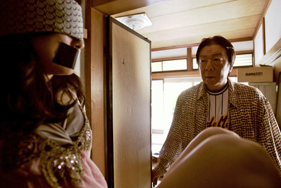 古田新太、美女を拉致監禁!? 「下北沢ダイハード」スピンオフが公開 画像