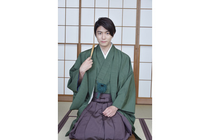 稲葉友、内田理央のライバルのプロ棋士に！ 「将棋めし」 画像