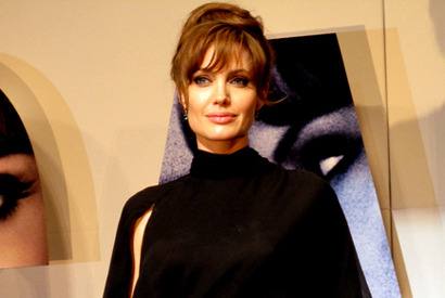 アンジェリーナ・ジョリーがパキスタンを訪問。大洪水被害者救済を世界に支援を訴える 画像