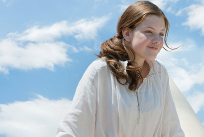 『ナルニア』第1作でやんちゃな9歳だったあの末っ子役少女が15歳の美女に成長！ 画像