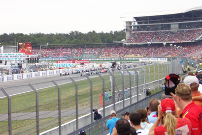 映画にまつわるファッション小噺 vol.13　案外、かっこいい!?　F1レーサー 画像