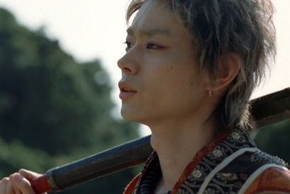 菅田将暉“鬼ちゃん”、「見たこともない景色」を全力熱唱！ 三太郎新CM 画像