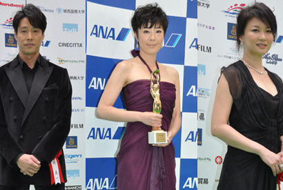 毎日映画コンクール　タキシードの稲垣吾郎に大歓声！三池監督は銀色ジャケットで登場 画像