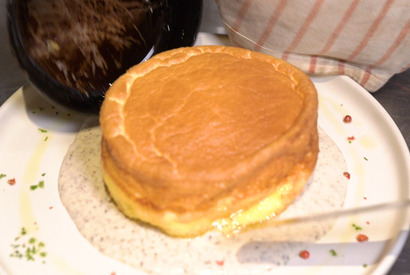 究極の“ふわとろ”フルコース！ 名物「ムール貝のバケツ蒸し」を満喫 画像