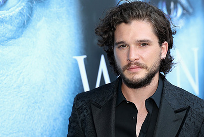 キット・ハリントン、「GOT」“ジョン・スノウ”姿でハロウィンパーティーに参加 画像