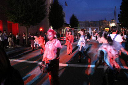 【USJ】夜のユニバは本気の“#最ギャー” ！史上最多20種以上のゾンビ群襲来 画像