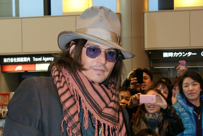 独特ファッションは相変わらず！　ジョニー・デップ“成田コレクション”に400人 画像