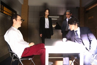 リリー・フランキー、浅野忠信＆神木隆之介と対峙！「刑事ゆがみ」 画像
