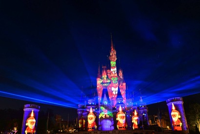 【ディズニー】シンデレラ城が新たな魔法にかかる！「ディズニー・ギフト・オブ・クリスマス」スタート 画像