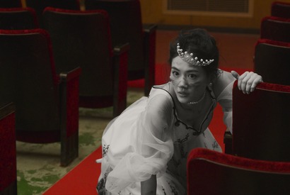 綾瀬はるか＆坂口健太郎の出会いはホラー的!?『今夜、ロマンス劇場で』撮影現場に潜入 画像