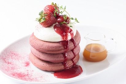 NYでも人気！“レッドベルベットケーキ”をビーツでアレンジ 「ミクロコスモス」期間限定パンケーキ 画像