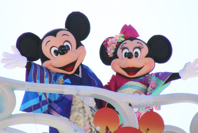 【ディズニー】ハーバーでも戌年をお祝い！シーの「ニューイヤーズ・グリーティング」 画像