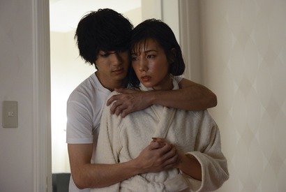 仲里依紗＆山田裕貴がベッドイン!? 「ホリデイラブ」 画像