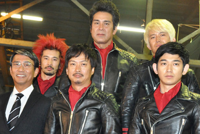 瑛太、深キョンを乗せてバイク疾走も“ドS”監督から「もっと出せ」と非情命令 画像