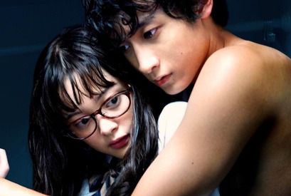 玉城ティナ＆小関裕太、キス寸前！S対Sの恋路の行方は『わたしに××しなさい！』映像 画像