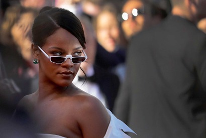 リアーナ、C・ブラウンによるDVをジョークにしたSnapchatの広告に激怒！ 画像