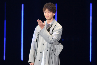 【第26回東京ガールズコレクションS/S】竹内涼真がサプライズ登場！「家ではほぼ服を着ていません」大胆告白！ 画像