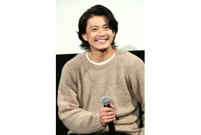 小栗旬、『銀魂』菅田将暉＆岡田将生との“謎の儀式”を明かす「夜な夜な脇毛を…」 画像