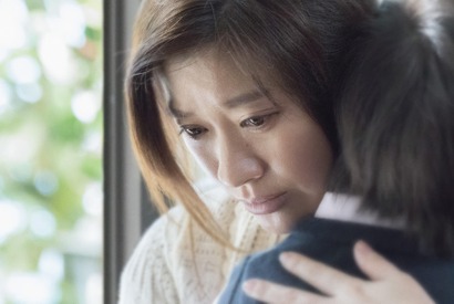 “仮面夫婦”篠原涼子＆西島秀俊の微妙な距離…『人魚の眠る家』場面写真 画像