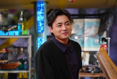 山田孝之、手押し相撲対決で松本潤とハグ!? 「嵐にしやがれ」 画像