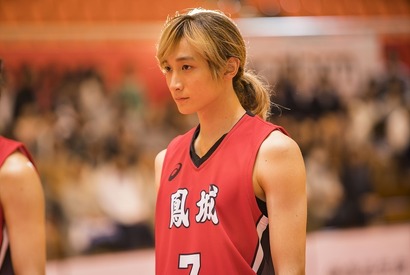 “バスケ未経験”の小関裕太、天才バスケ選手役に苦戦!? 「覚悟が必要でした」『春待つ僕ら』 画像