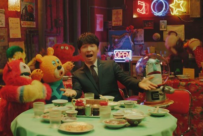 星野源、新曲披露に新田真剣佑らもノリノリ!? 「星プロ」新CM 画像