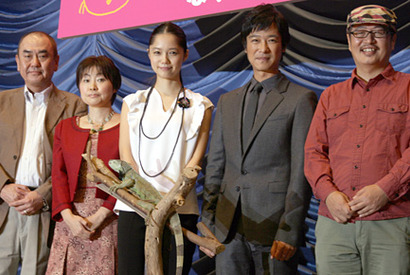 堺雅人、宮崎あおいは「100％信頼できる存在」　現場では「老夫婦のよう」だった？ 画像