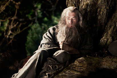 やさぐれ気味？　『ホビット』ガンダルフのビジュアルを初公開！ 画像