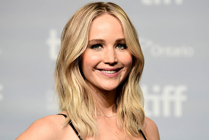 ジェニファー・ローレンス、6歳年上の画廊ディレクターと婚約！ 画像