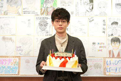 菅田将暉「3年A組」生徒“30人”が誕生日にサプライズ祝福！「いい生徒を持ちました」 画像