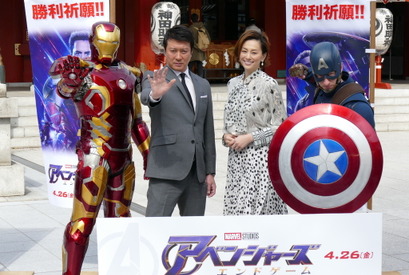 “生き残った”米倉涼子＆加藤浩次、神田明神でアベンジャーズの勝利を祈願 画像