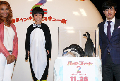鈴木福、本物のペンギンに「可愛い！」ひとり＆クリスタル・ケイ“父母”も目を細める 画像