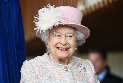 エリザベス女王が93歳に！王室が選んだ思い出フォトに“メーガン妃なし”が話題 画像
