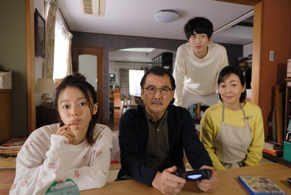 坂口健太郎の“計画”成功の鍵はお母さん？『劇場版 FFXIV 光のお父さん』場面写真解禁 画像