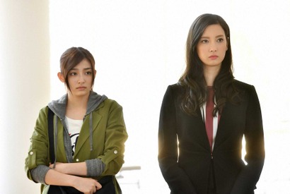 吉川愛、『クロサギ』以来11年ぶりの山下智久との共演に感慨の声…「インハンド」4話 画像