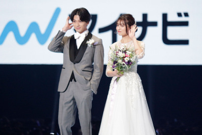 【第29回東京ガールズコレクションA/W】新田真剣佑＆吉川愛、ウェディングドレス・タキシード姿で登場！ 画像