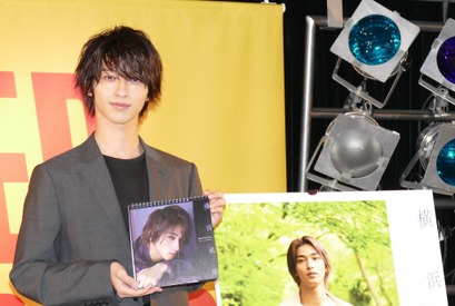 横浜流星、ピンク髪は「ハゲ覚悟」　普段は見せない“美しい背筋”もアピール！ 画像