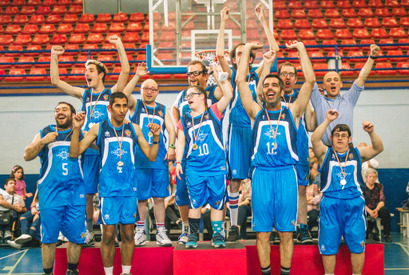 「僕らはアミーゴス！」唯一無二のバスケチーム描く『だれもが愛しいチャンピオン』予告編 画像